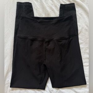 Beyond Yoga | Black Speckled Leggings M